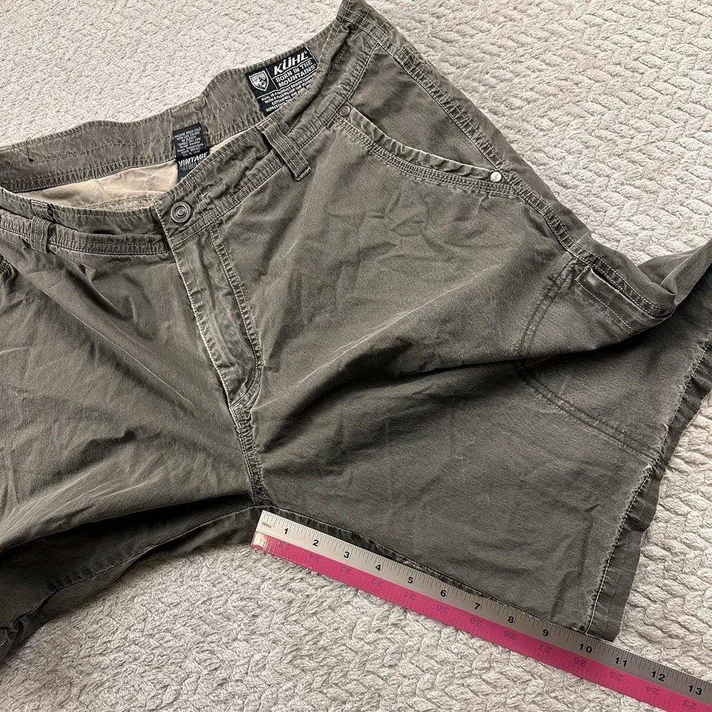 Kuhl Men's Vintage Patina Dye‎ Hiking Shorts Zip Cargo Pockets Size 36 Olive